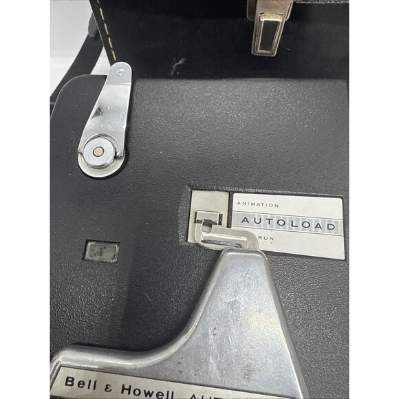 BELL & HOWELL ZOOM Reflex Vintage 8mm Movie Film Camera f/1.8 Lens - Picture 3 of 9